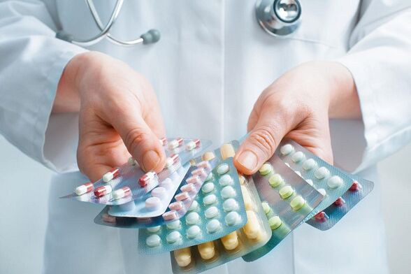 Az orvos antibiotikumot ír fel a prosztatagyulladás kezelésére